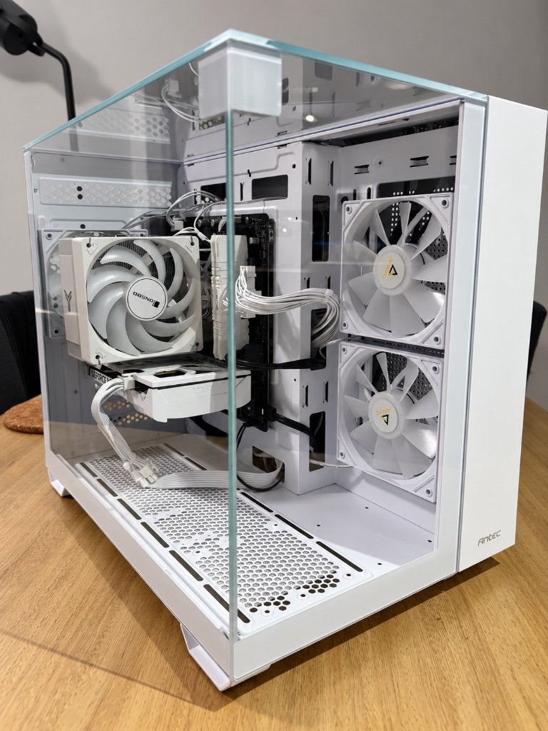 Witte Gaming PC | RTX 5060 8GB | Ryzen 5 5600X | 16GB, Ophalen, Zelf gebouwde pc, Zo goed als nieuw, Gaming