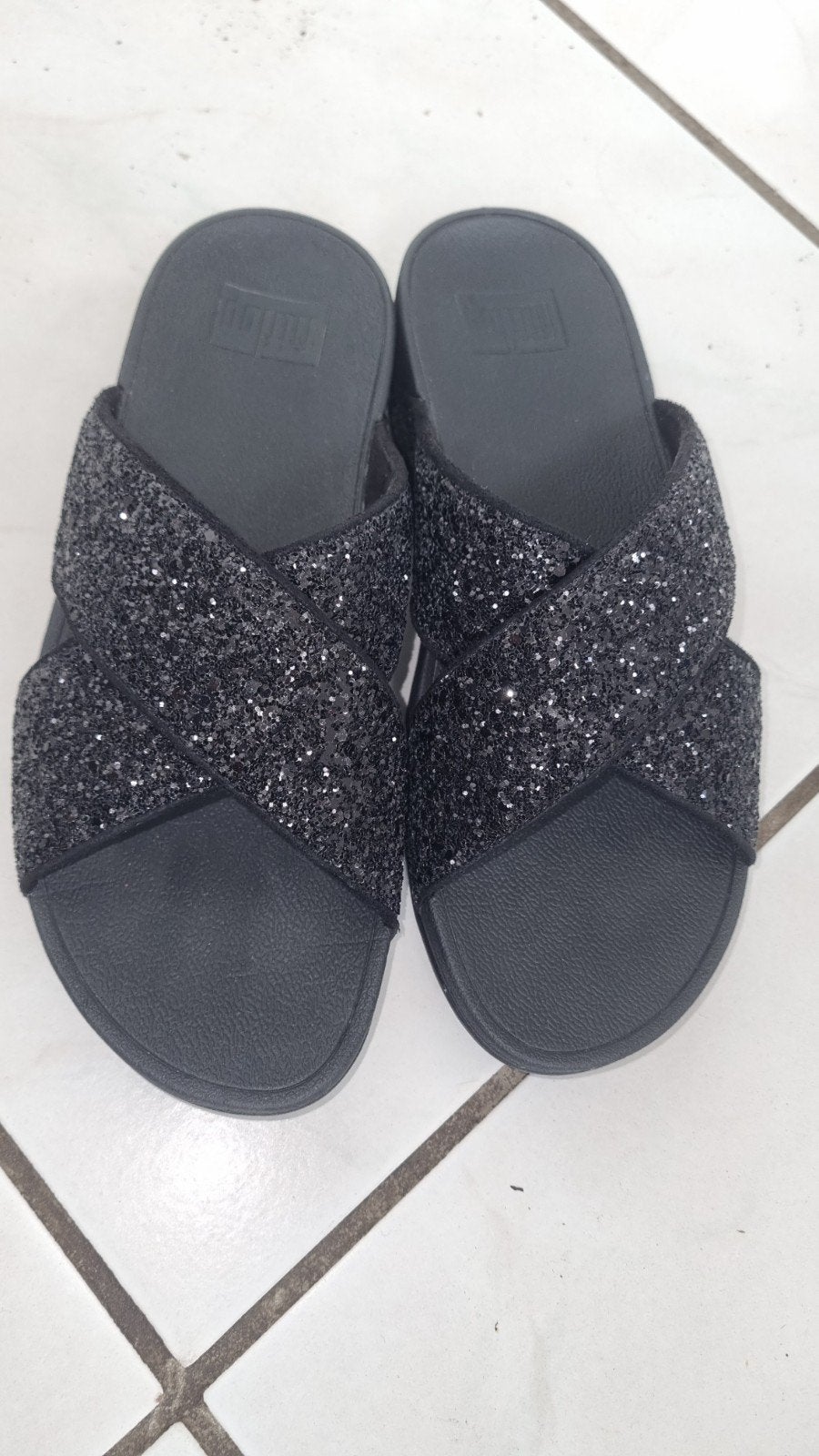 FitFlop slippers met glitter, maat 39, Kleding | Dames, Slippers, Verzenden, Zwart, Zo goed als nieuw