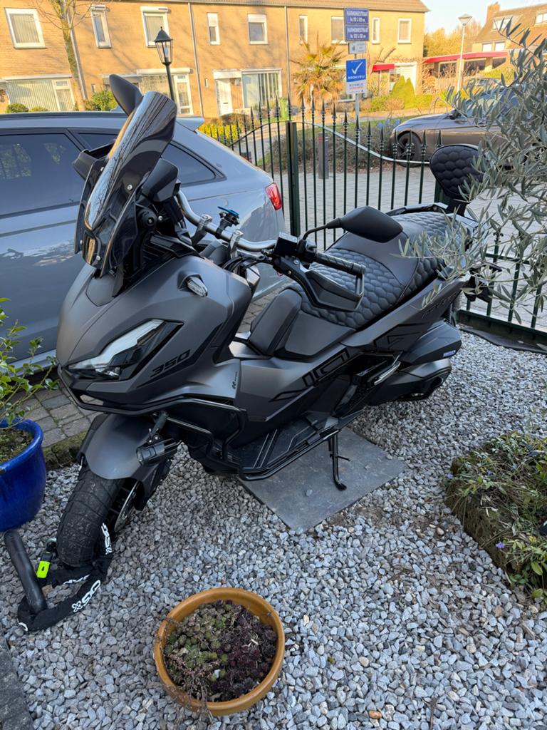 Zeer nette Honda ADV 350 - Slechts 2058km!, Particulier