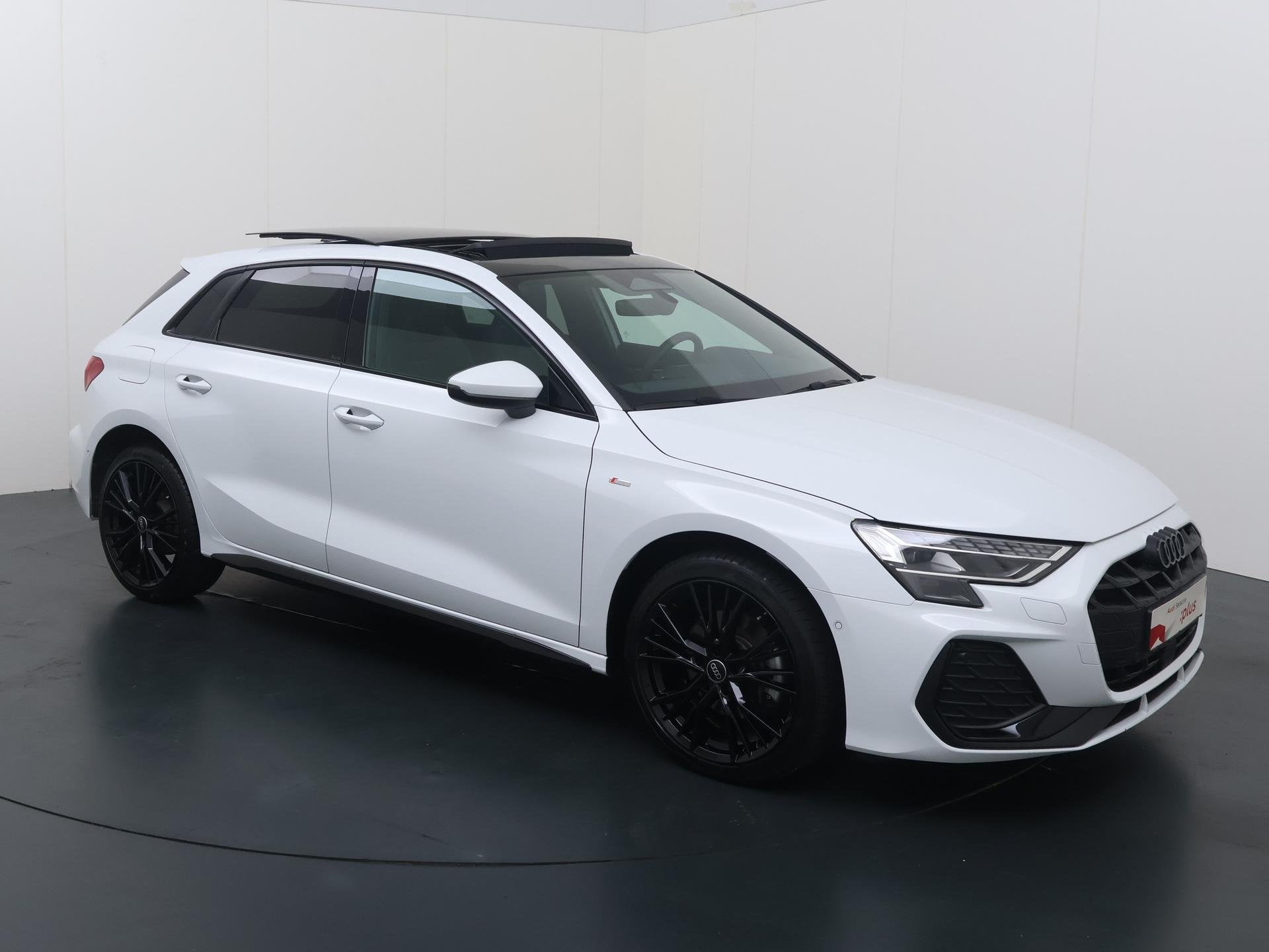 Audi A3 Sportback 40 TFSI e S edition | 204 PK | SoH 100% |, Auto's, 4 cilinders, Met garantie (alle), 150 min, Bedrijf
