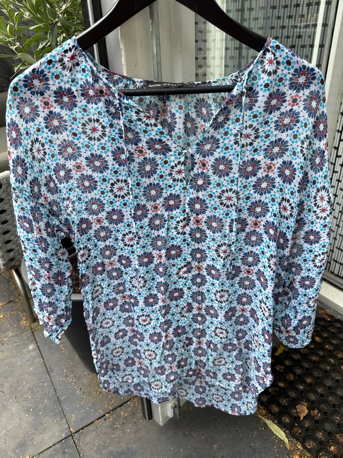 Antik Batik Blouse S/38, Kleding | Dames, Ophalen of Verzenden, Zo goed als nieuw, Maat 38/40 (M), Meerkleurig