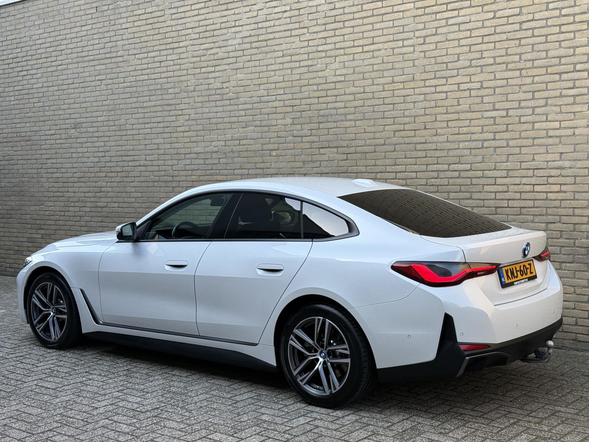 BMW i4 eDrive40 84 kWh | 93% SOH | Trekhaak elektrisch wegkl, Auto's, Achterwielaandrijving, Leder en Stof, 2025 kg, 750 kg