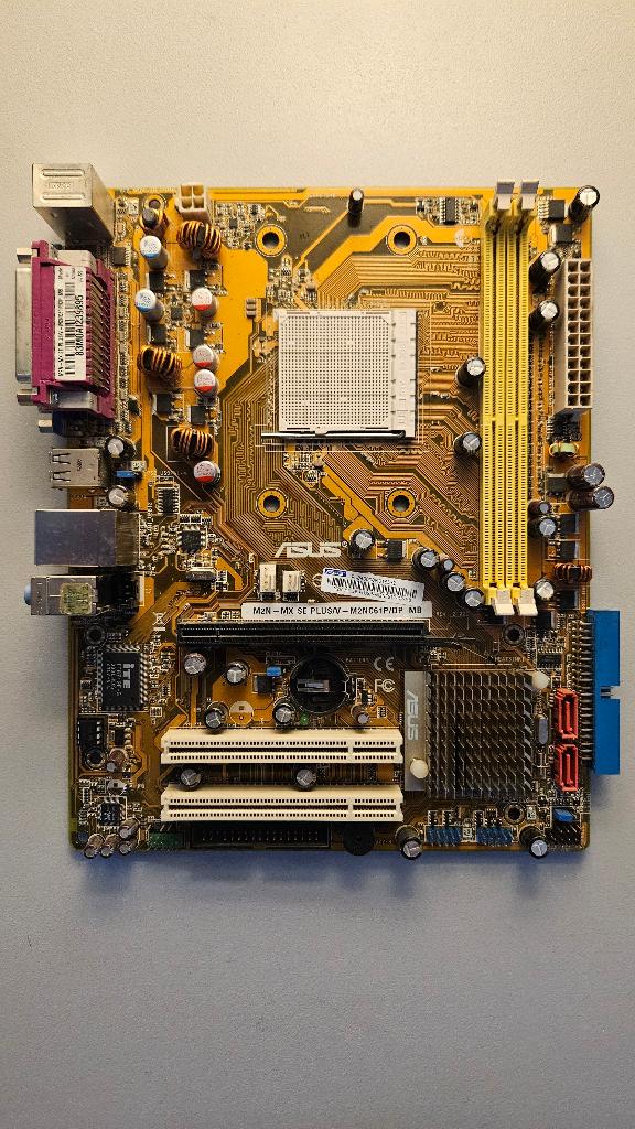 Asus M2N-MX SE Plus motherboard, Computers en Software, Moederborden, Gebruikt, Overige typen, DDR2, Ophalen of Verzenden