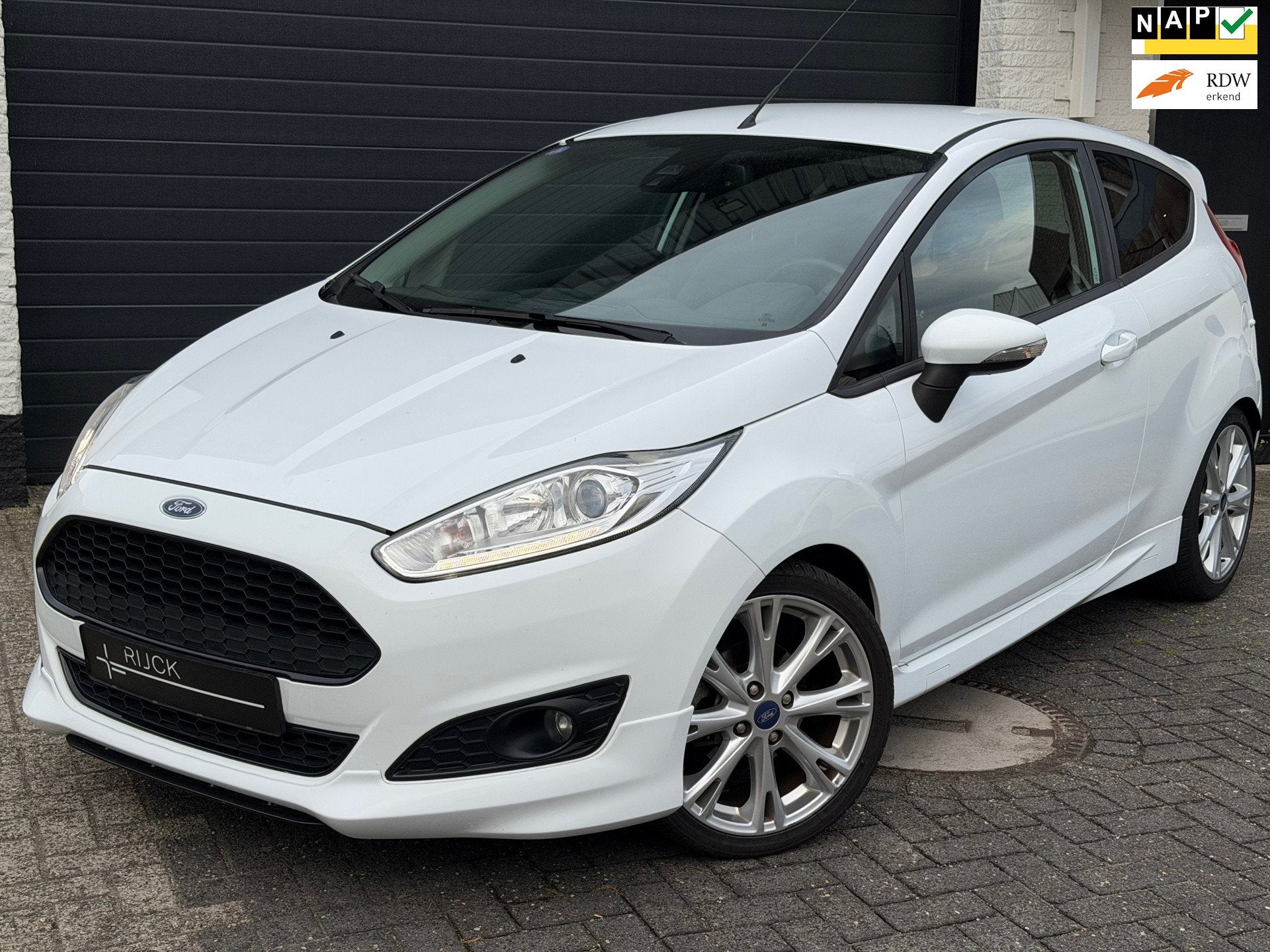 Ford Fiesta 1.0 EcoBoost Sport| Riem VV | Navi | Cruise | PD, Auto's, Ford, Voorwielaandrijving, Euro 5, Zwart, Origineel Nederlands