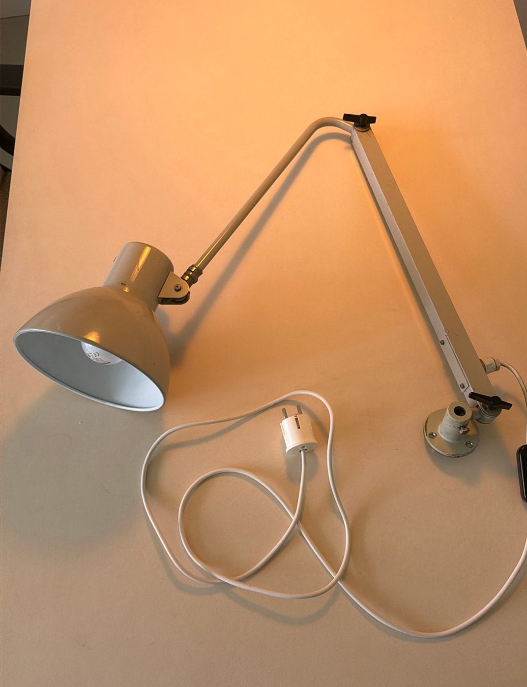 Wandlamp Oost-Duits vintage, Huis en Inrichting, Ophalen of Verzenden, Zo goed als nieuw