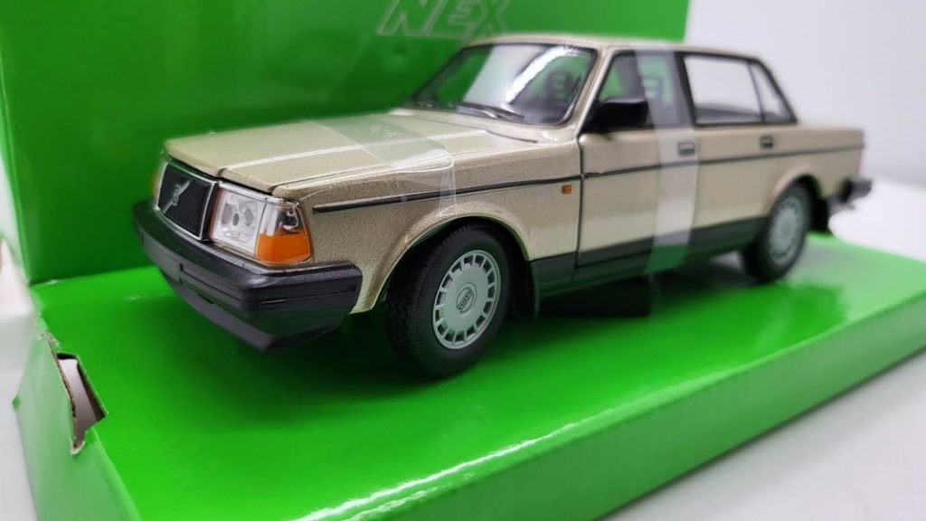 Volvo 240 GL Gold metallic, Auto, Welly, Welly, Nieuw
