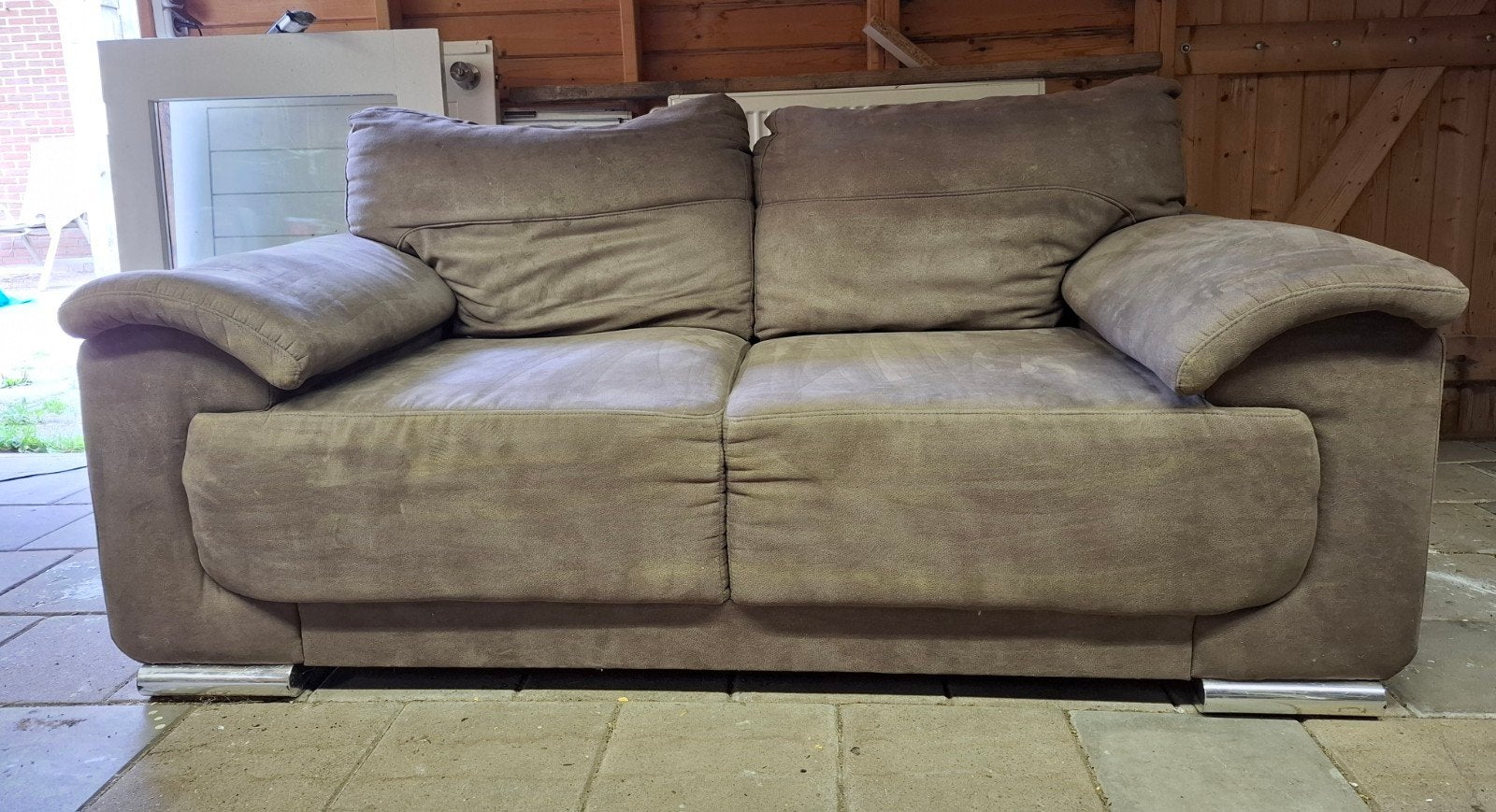 Ruime 2 persoons bank taupe kleur, Huis en Inrichting, Banken | Bankstellen, Ophalen, Gebruikt, 75 tot 100 cm, 200 tot 250 cm