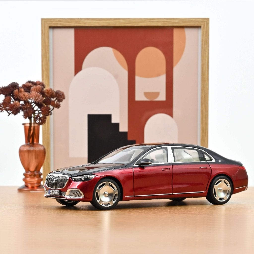 Norev 1:18 Mercedes Maybach S 680 4MATIC 2021 Nautical Blue