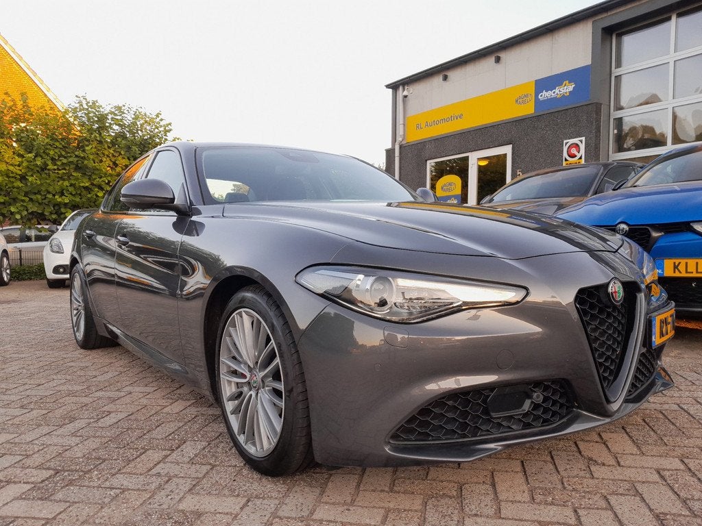 Alfa Romeo Giulia 2.0T Veloce - Leder - Afn Trekhaak, Auto's, Alfa Romeo, Automaat, 745 kg, Achterwielaandrijving, 4 cilinders