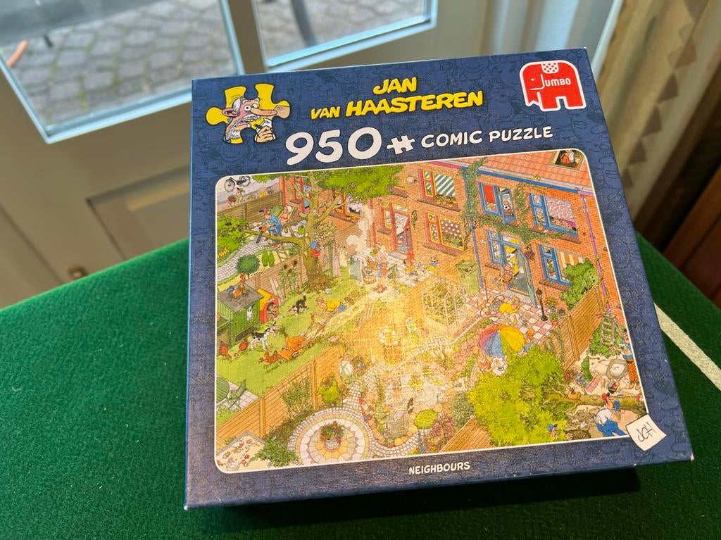 Jan van Haasteren 950 stukjes - Neighbours legpuzzel, Ophalen of Verzenden, 500 t/m 1500 stukjes, Zo goed als nieuw, Legpuzzel