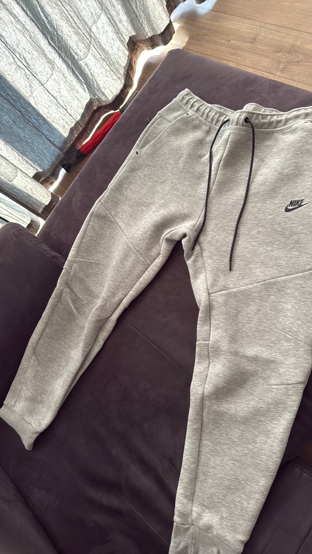 Nike Tech jogger Maat L, Kleding | Heren, Ophalen of Verzenden, Zo goed als nieuw, Grijs