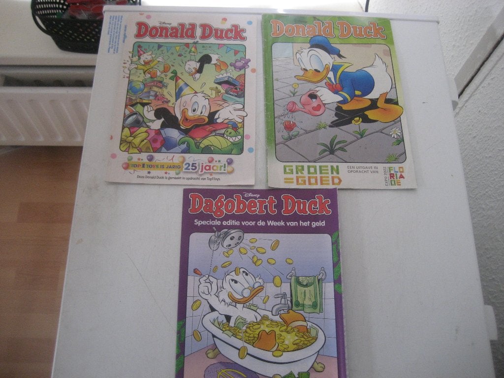 donald duck speciale uitgave, Meerdere stripboeken, Ophalen of Verzenden, Gelezen