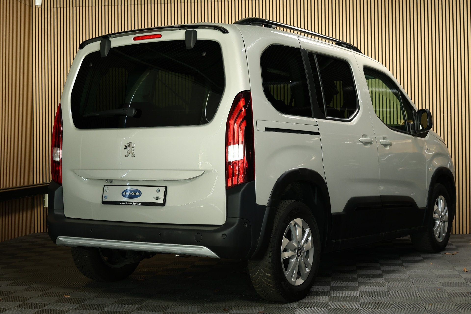 Peugeot Rifter 1.2 Puretech GT-Line AUT CARPLAY CAM NAV PANO, Gebruikt, 1199 cc, Bedrijf, Rifter