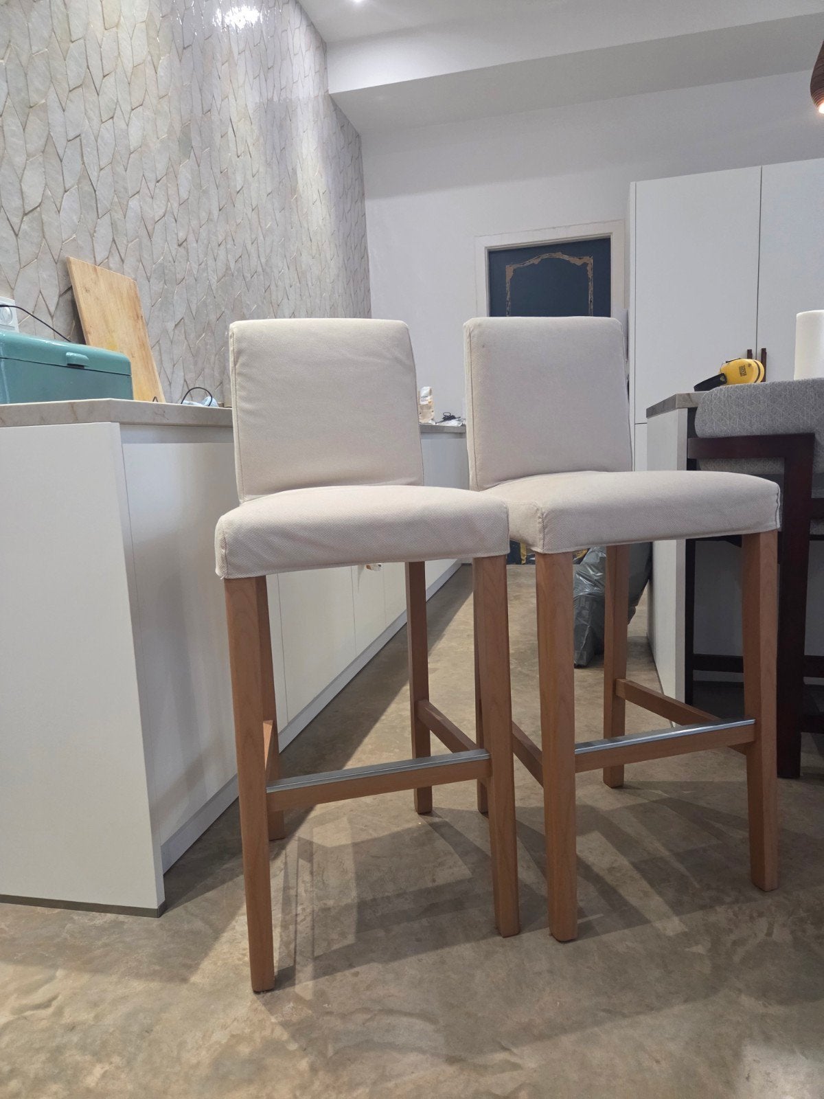 2 of 3 IKEA Bergmund barkrukken, zitting 75 cm hoog, Ophalen, Gebruikt, Met voetsteun, 60 tot 90 cm