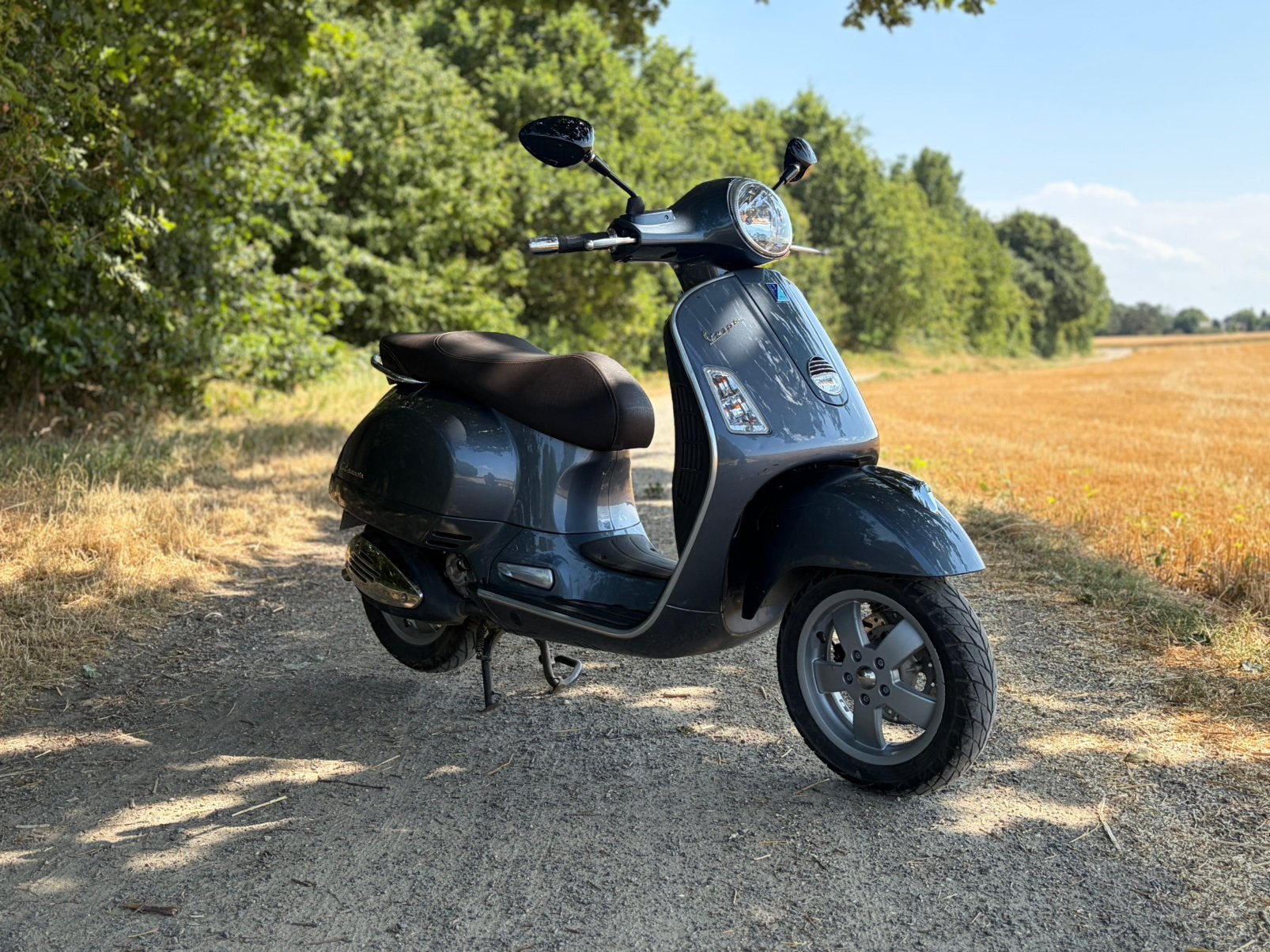 vespa GTS 300 brom, Fietsen en Brommers, Scooters | Vespa, Ophalen, Gebruikt, Maximaal 45 km/u, Benzine