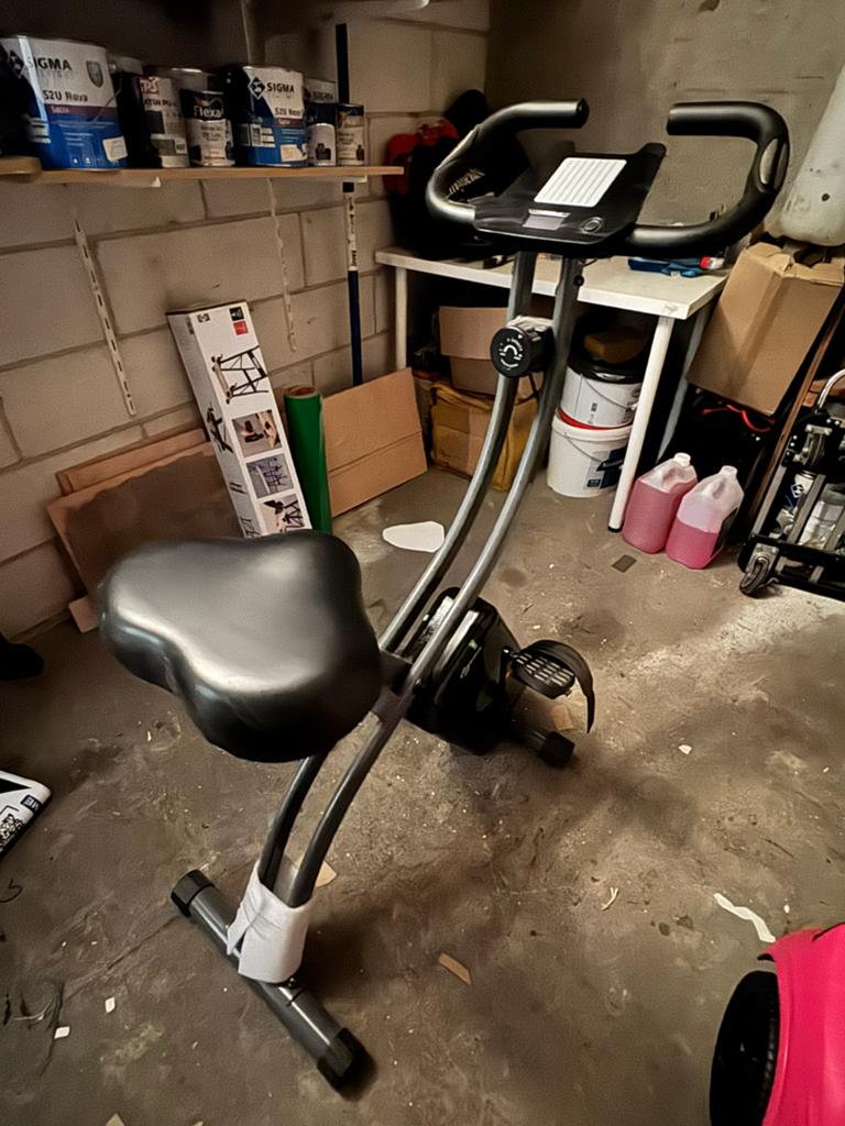 Tunturi Cardio Fit B20 hometrainer, Sport en Fitness, Ophalen, Zo goed als nieuw, Metaal, Benen