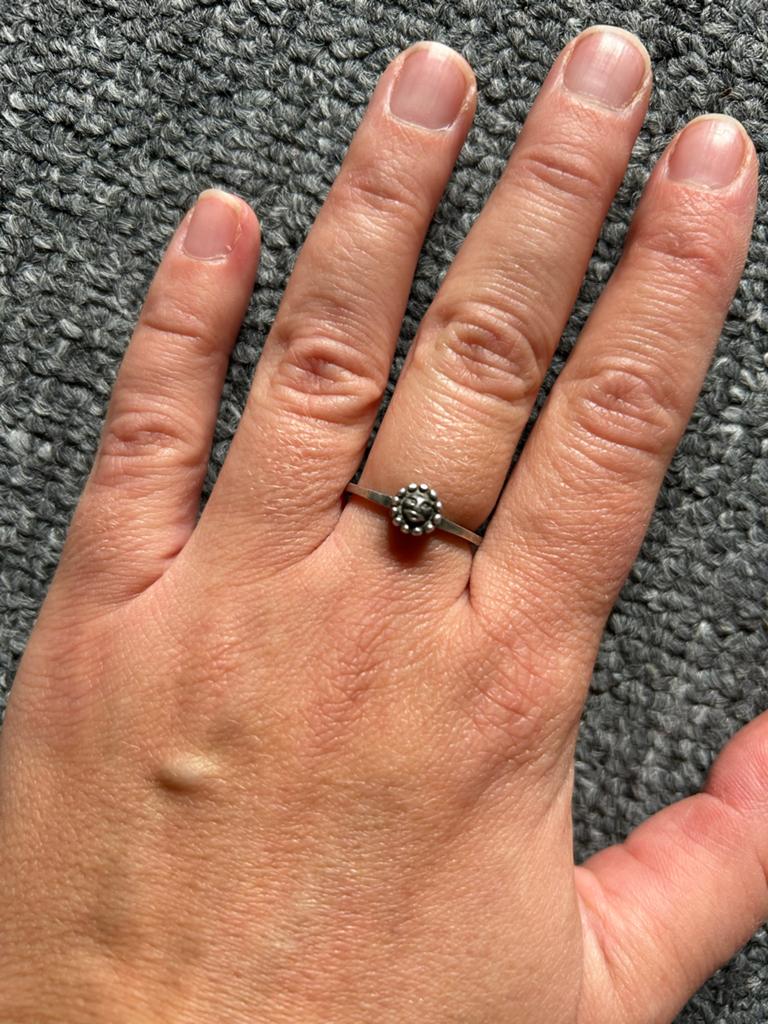 Charmin’s zonnetjes ring, Gebruikt, Ophalen of Verzenden, Kleiner dan 17, Dame