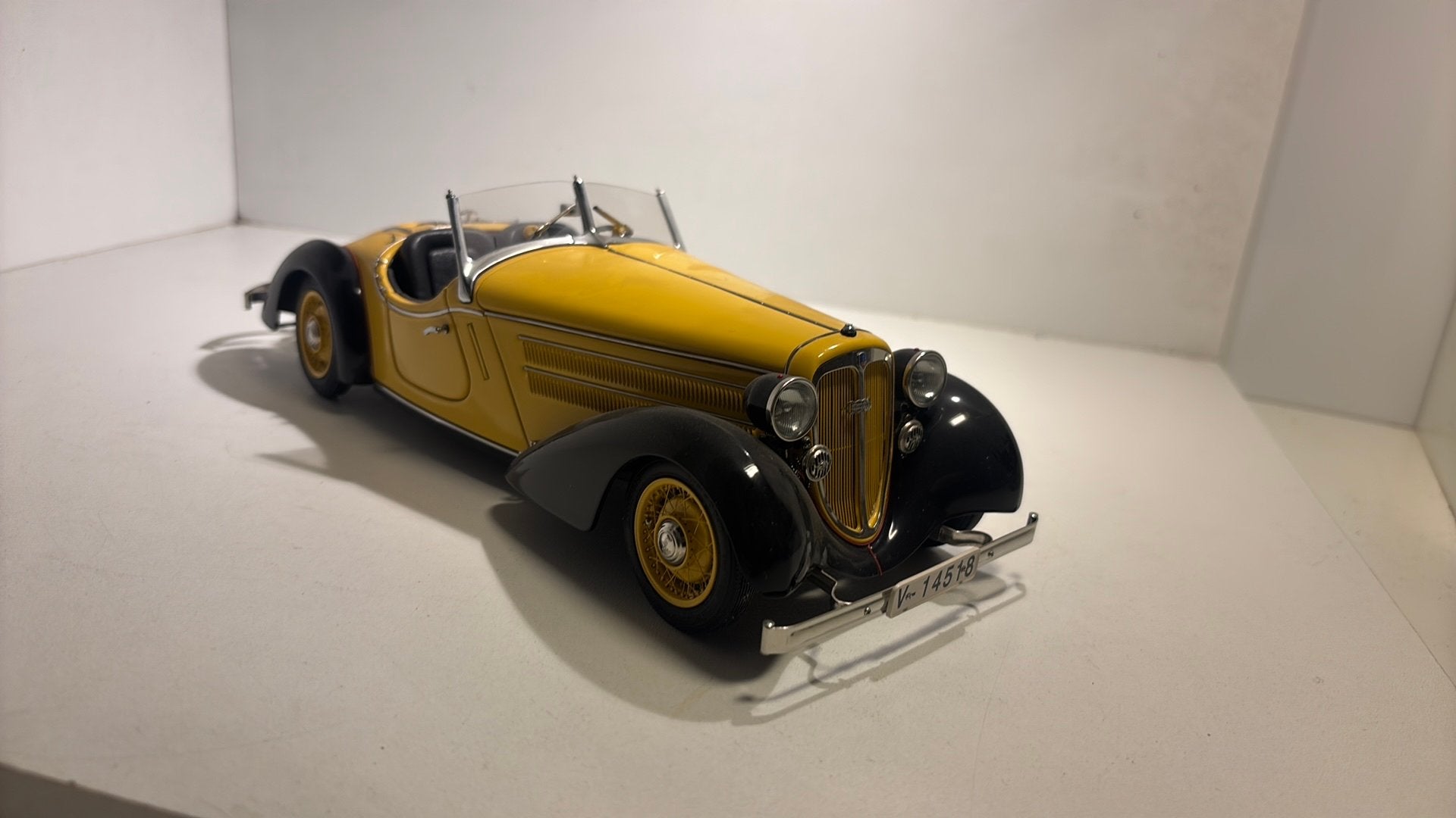 Audi front 225 roadster 1935 CMC 1.18