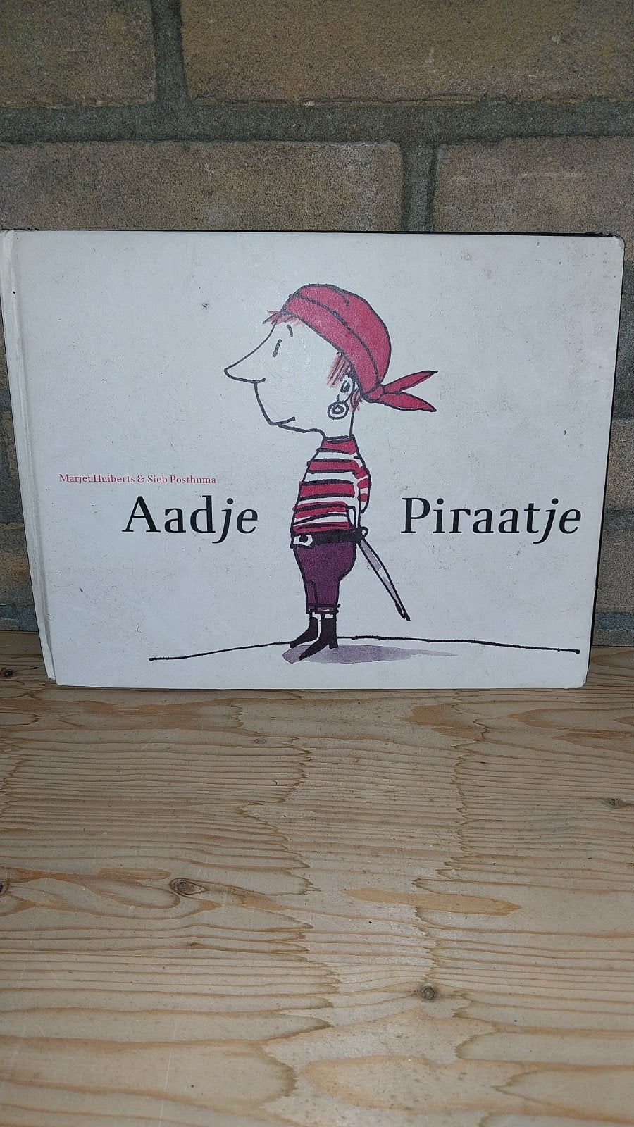 Aadje Piraatje - Kinderboek van Marjet Huiberts, Boeken, Kinderboeken | Jeugd | onder 10 jaar, Ophalen of Verzenden, Zo goed als nieuw