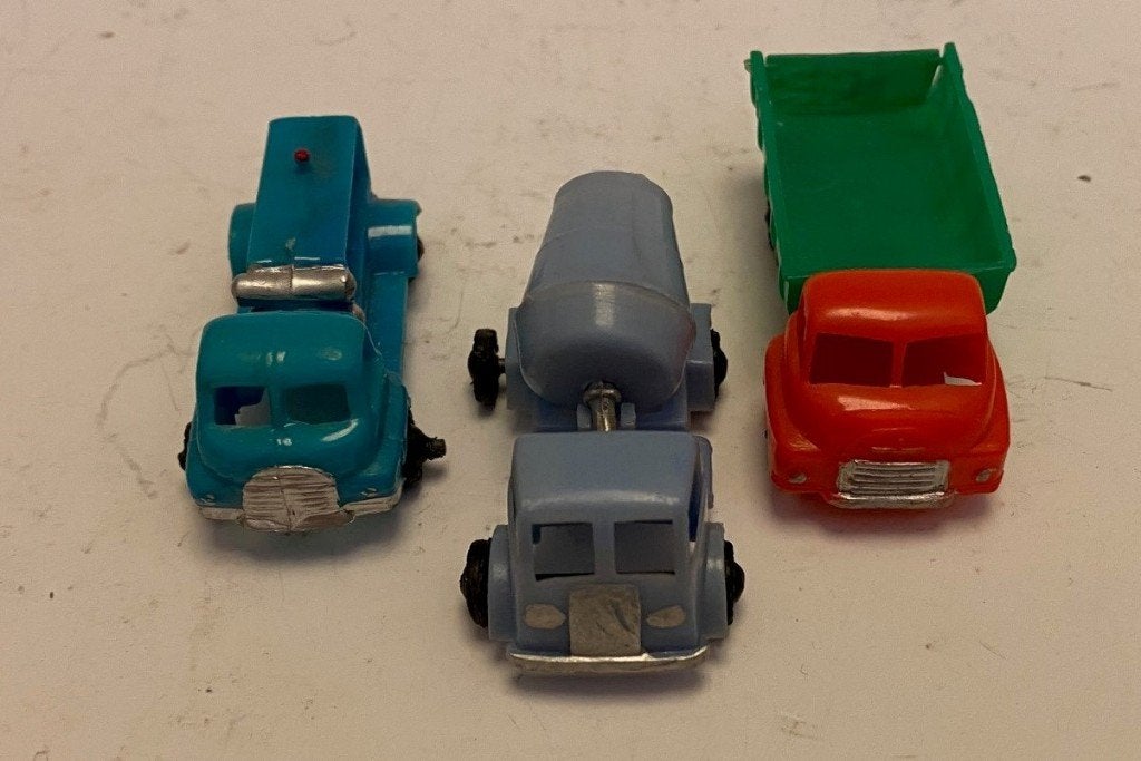 Vintage Hongkong mini‑trucks – set van 3, Antiek en Kunst, Verzenden