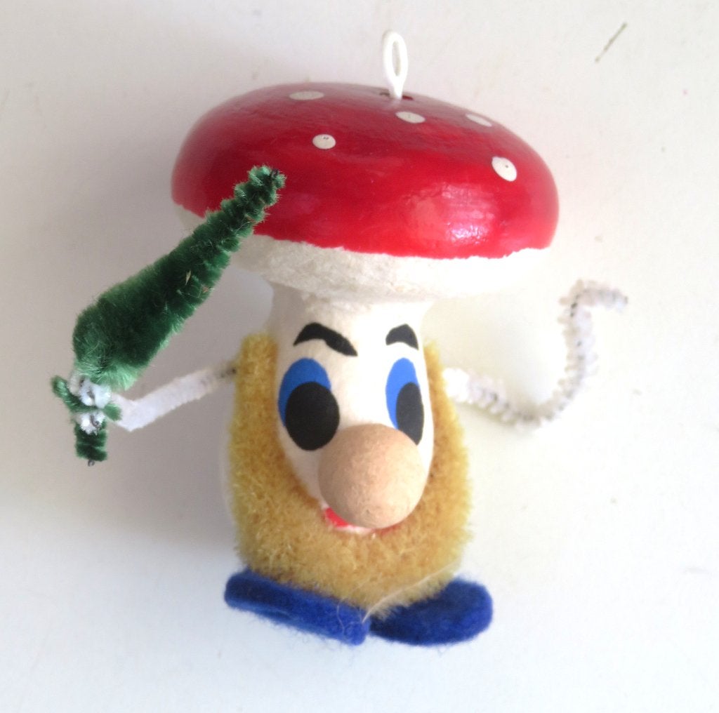 Oude Kerstbal: Paddenstoel met kabouter ( watten katoen ), Ophalen of Verzenden