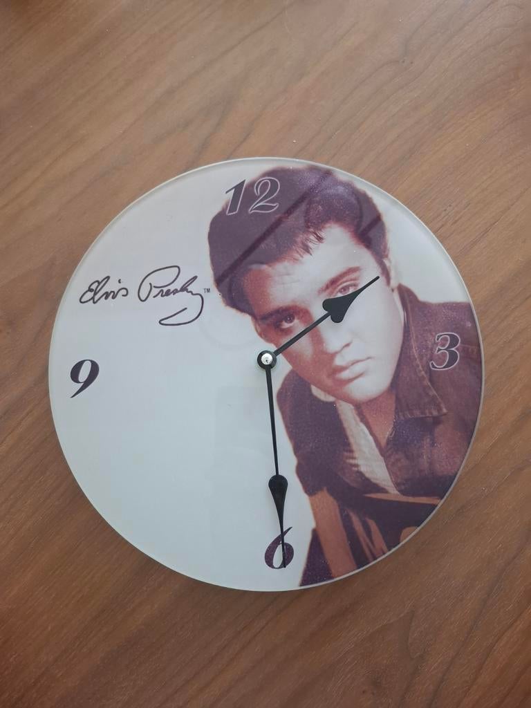 Wandklok Elvis Presley - The King of Rock 'n' Roll, Ophalen of Verzenden, Gebruikt, Wandklok