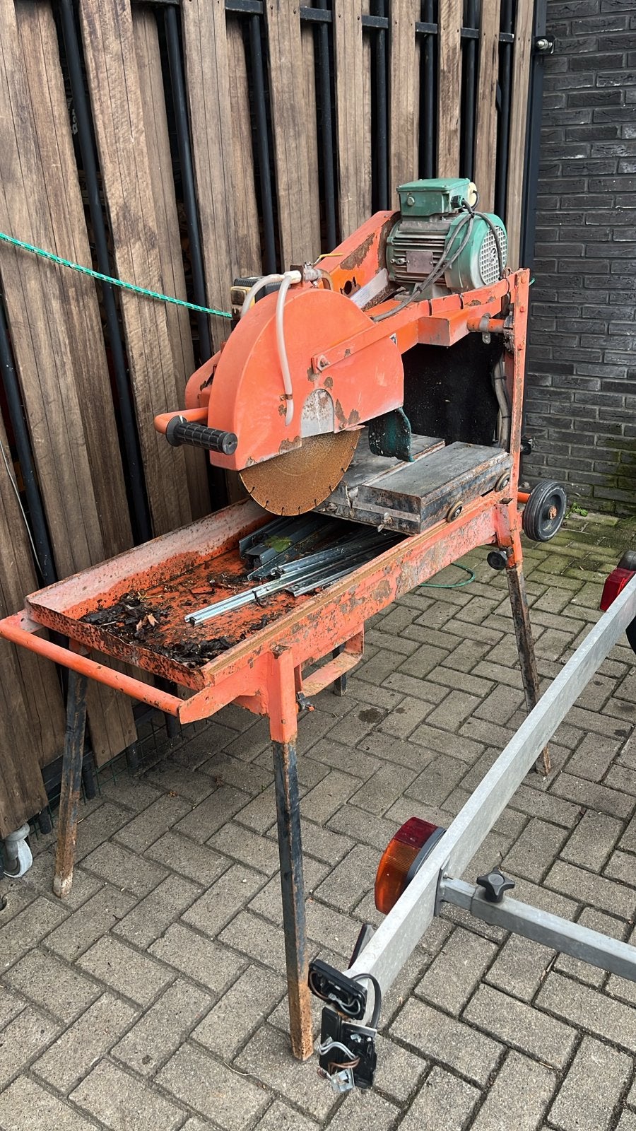 Steenzaag met glijtafel watergekoeld, Doe-het-zelf en Verbouw, Gereedschap | Zaagmachines, Ophalen, Gebruikt, 70 mm of meer, Afkortzaag