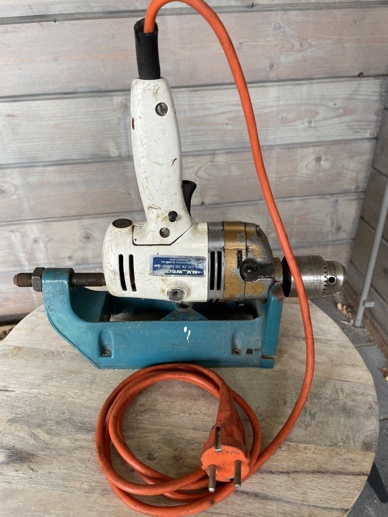 BLACK & DECKER boormachine + steun., Ophalen of Verzenden, Boormachine