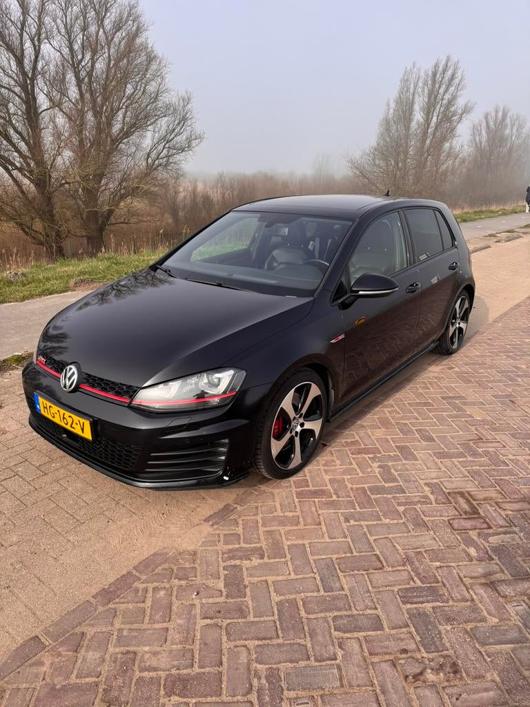 Volkswagen Golf 7 gti performance 2.0 5D DSG 2015 Zwart, Auto's, Zwart, 4 cilinders, 1984 cc, Zwart