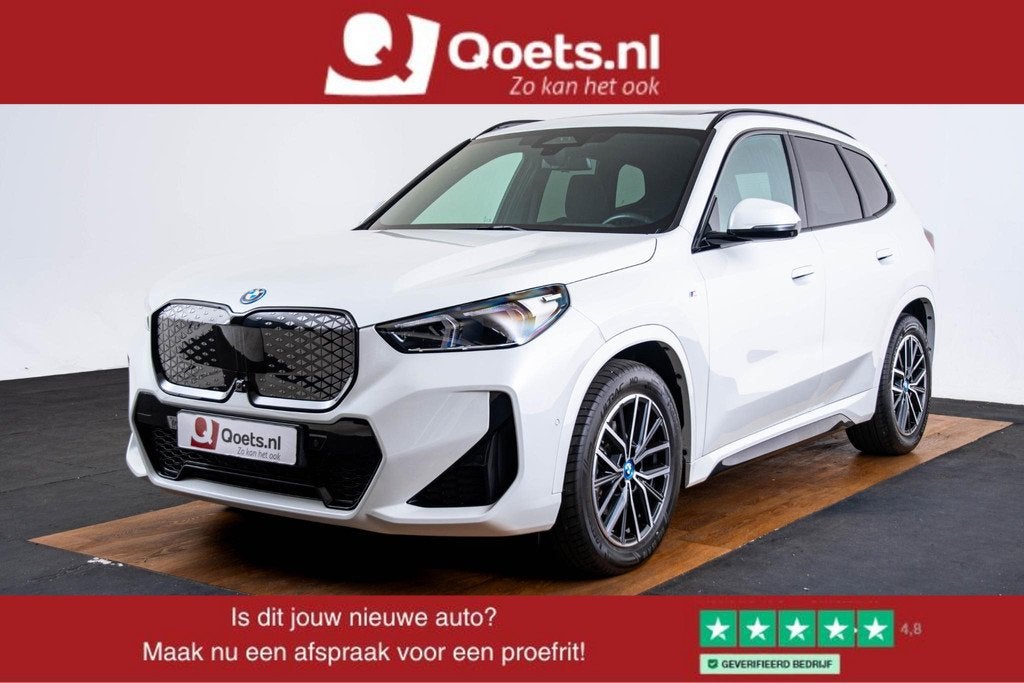 BMW iX1 eDrive20 67 kWh M Sport - Panoramadak - Driving Assi, Auto's, BMW, 12 maanden, 514 km, Gebruikt, Zwart