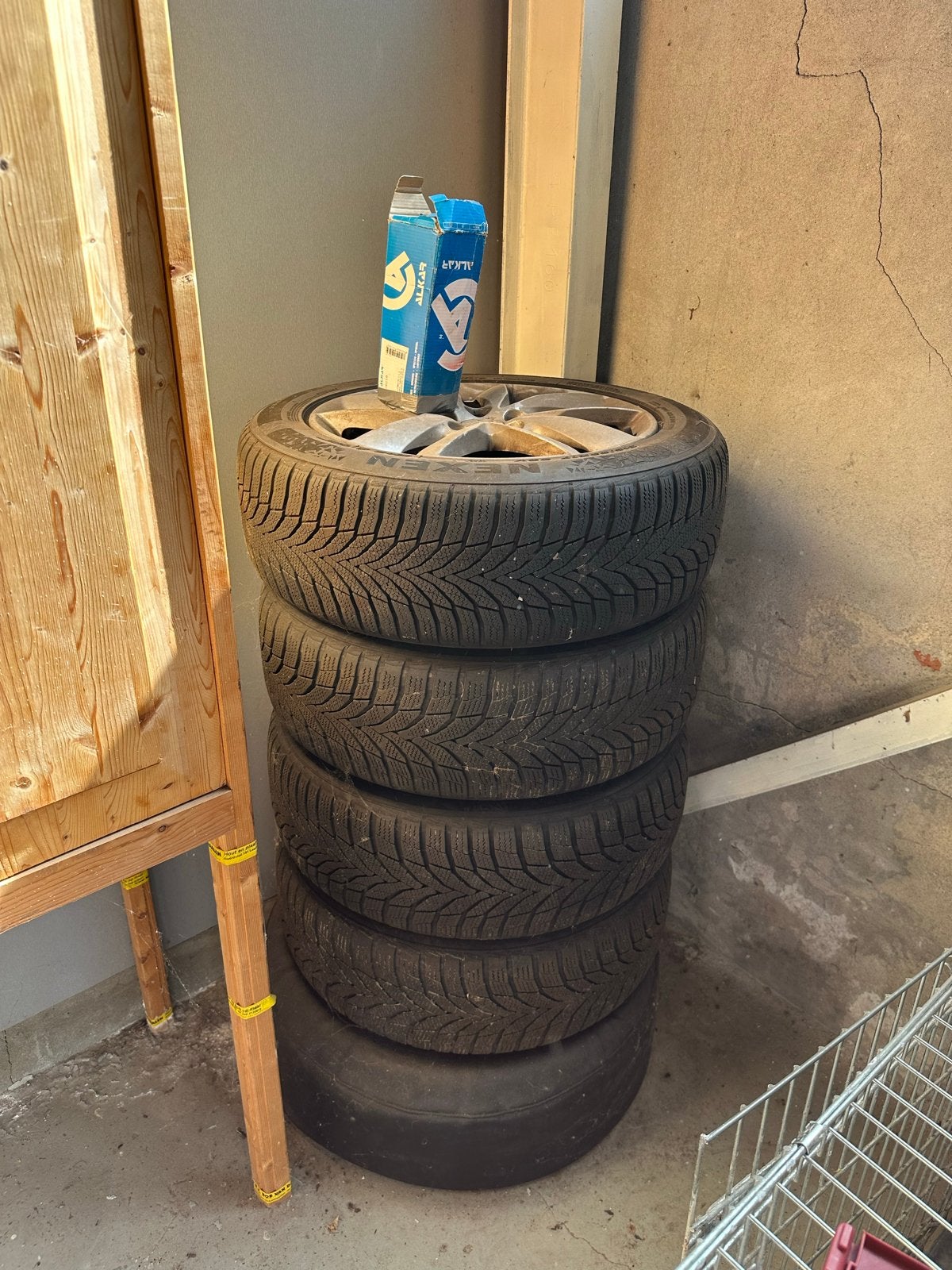 Winterbanden 215/55R17 op alu velgen. Steekmaat: 5x108, Ophalen, Banden en Velgen, 17 inch, Winterbanden