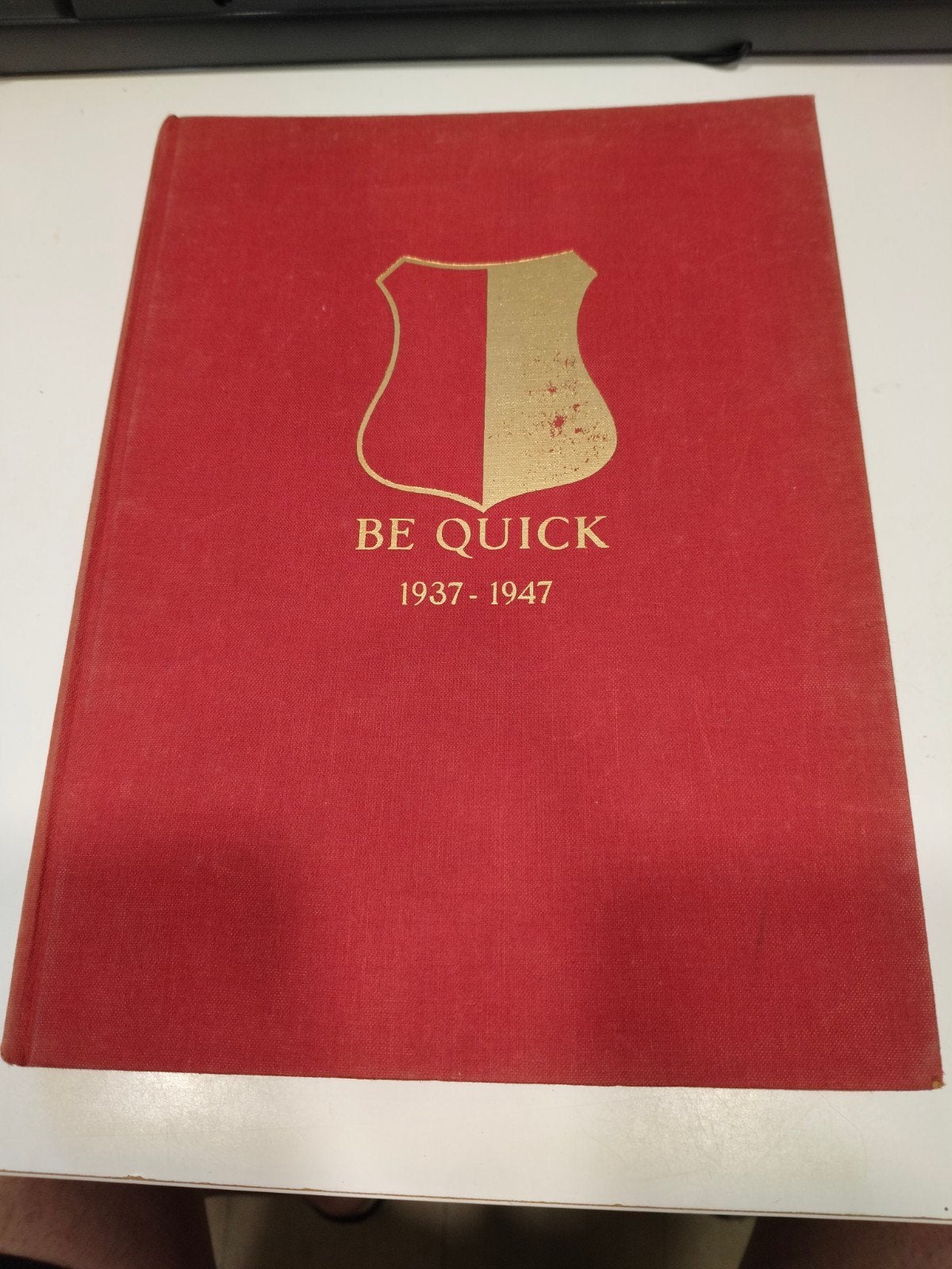 Gedenkboek Be Quick 1937-1947 Voetbal Cricket, Verzenden, Gelezen, Gedenkcommissie: C. Boekholdt, J. Joustra, Balsport