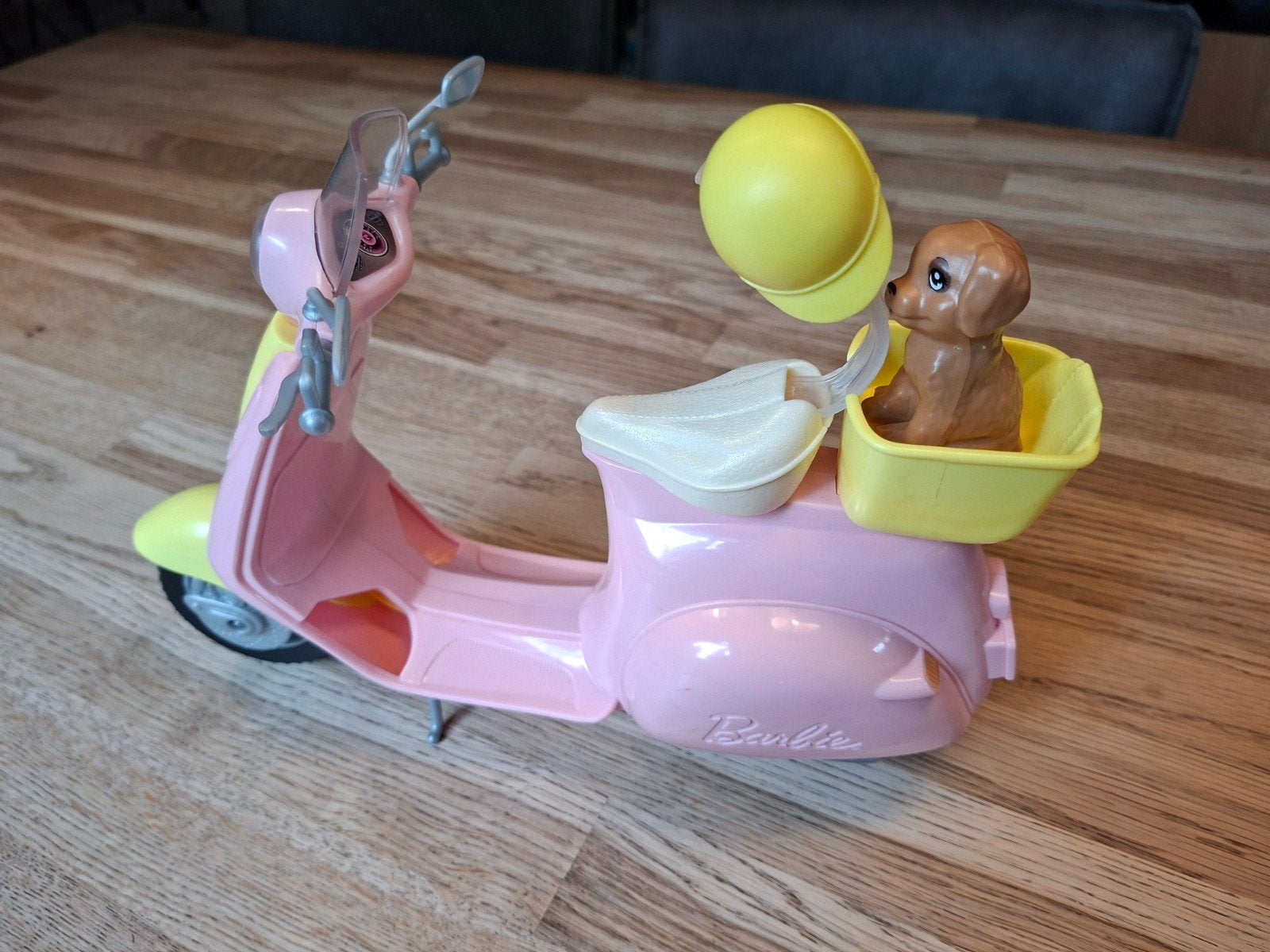 Barbie scooter met hondje en helm, Ophalen of Verzenden, Gebruikt