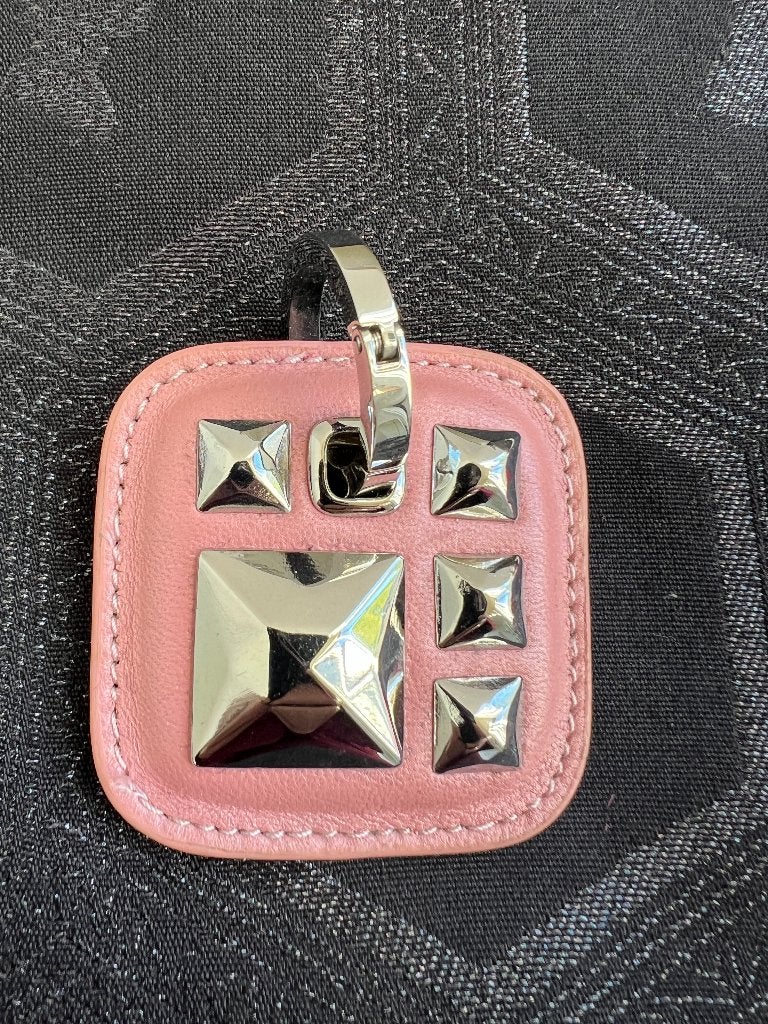 Dyrberg/Kern sleutelhanger roze leer met zilver studs, Overige materialen, Overige voorstellingen, Verzenden, Zo goed als nieuw
