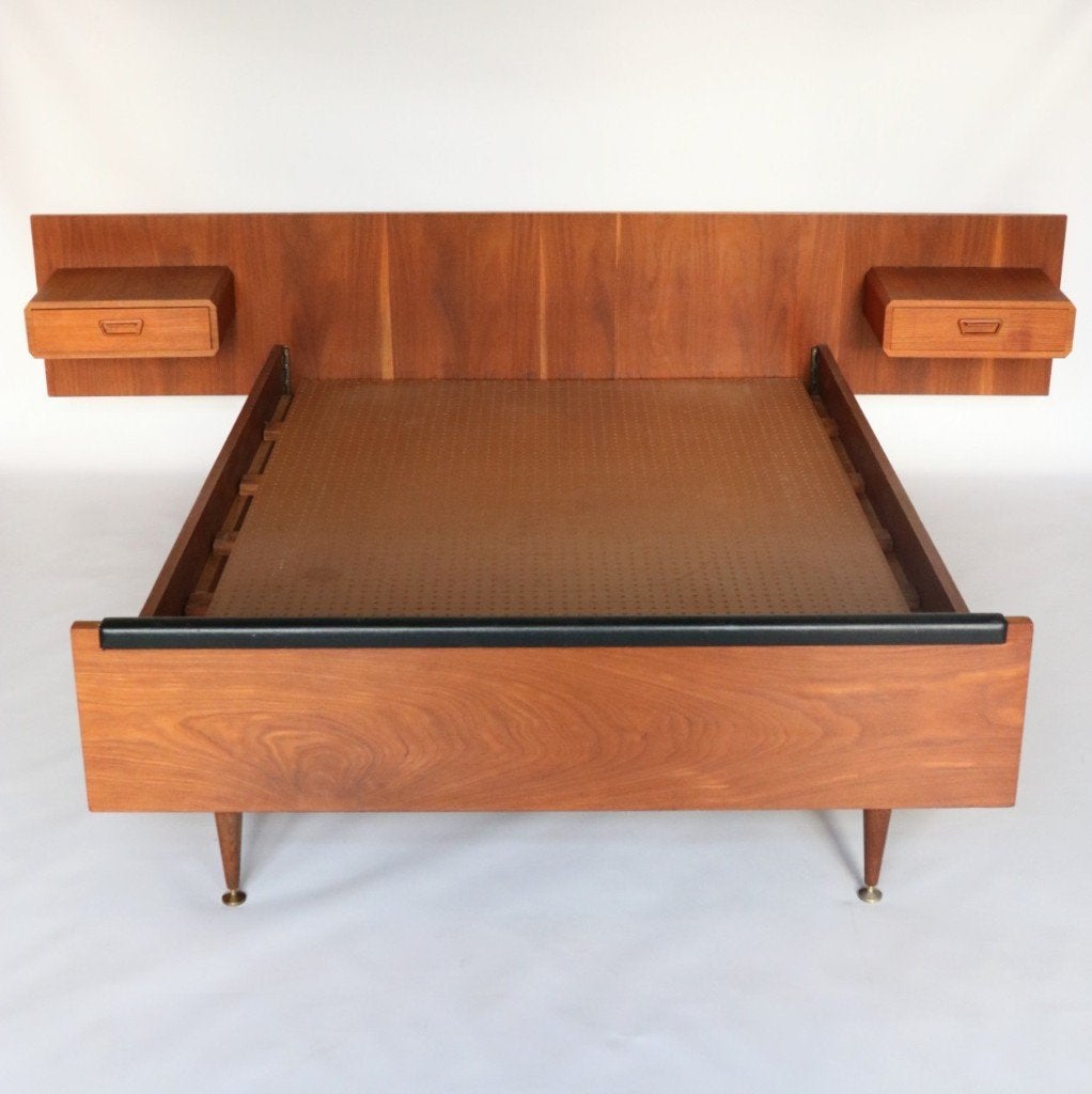 Vintage teak bed met zwevende nachtkastjes, Gebruikt, Bruin, Onbekend, Tweepersoons