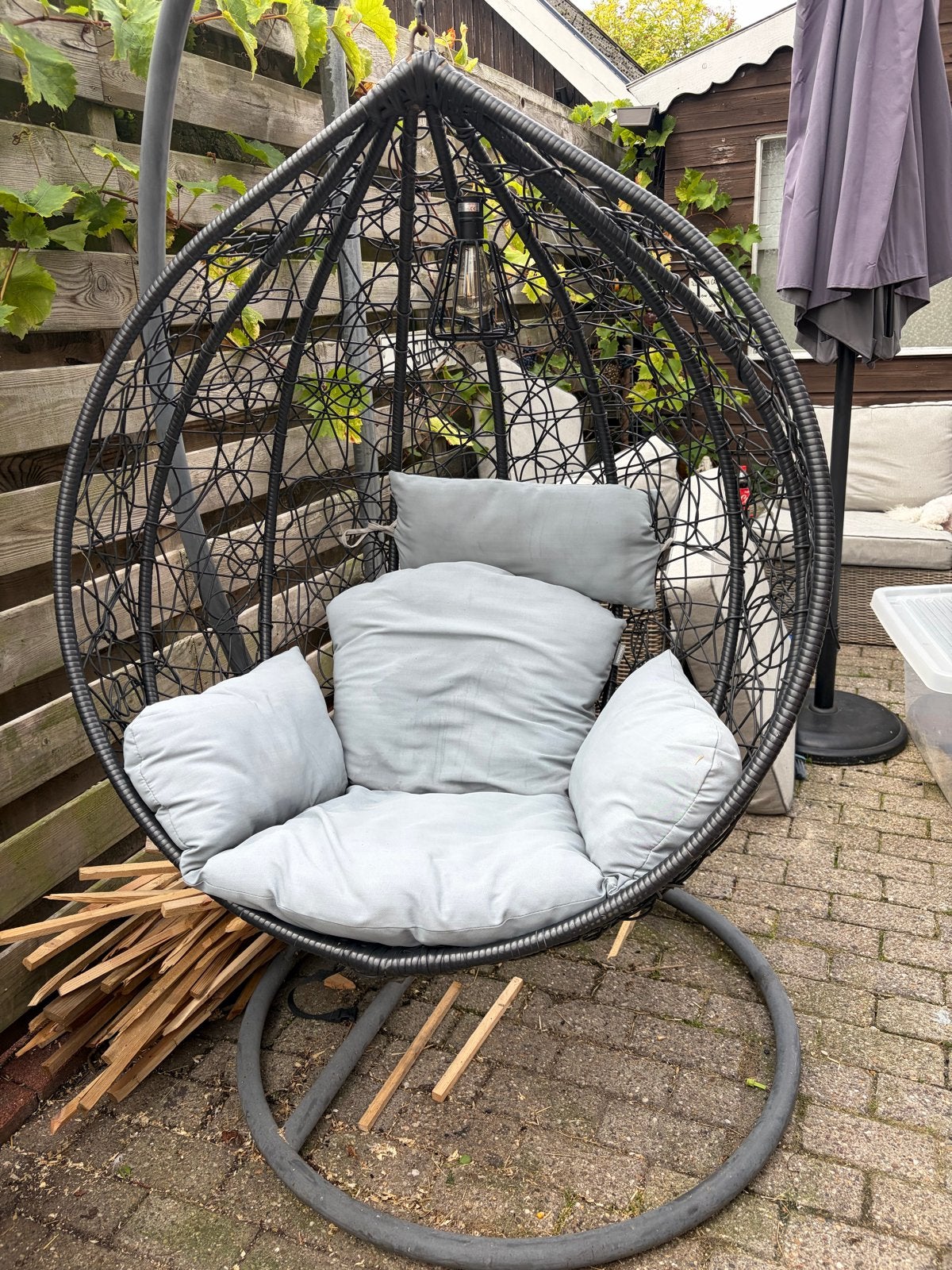 Intratuin hangstoel met kussen - Zo goed als nieuw, Tuin en Terras, Ophalen, Gebruikt, Wicker