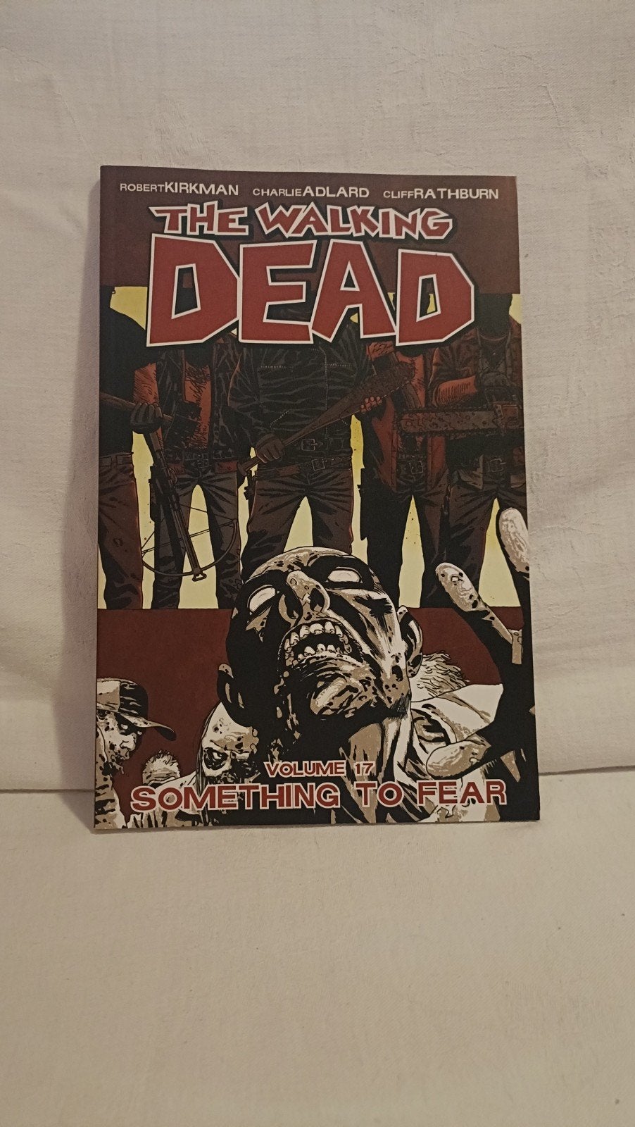 The walking dead 17 - Something to fear, Eén comic, Amerika, Ophalen of Verzenden, Zo goed als nieuw