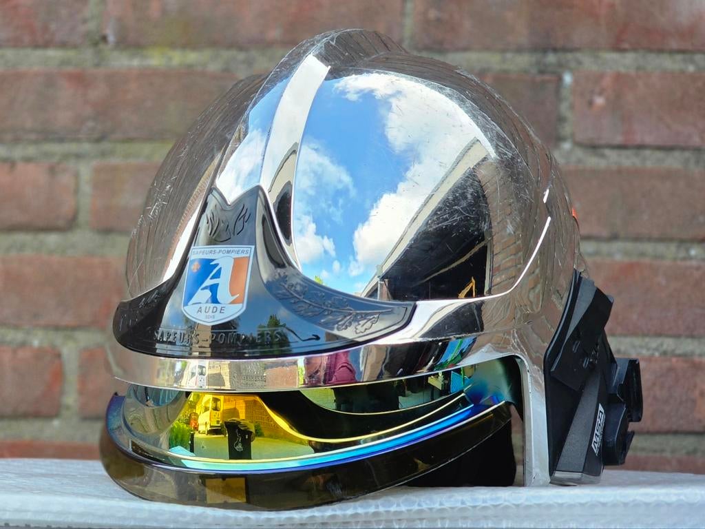 Brandweerhelm brandweer MSA F1xF Frankrijk AUDE, Ophalen of Verzenden, Landmacht, Nederland, Embleem of Badge