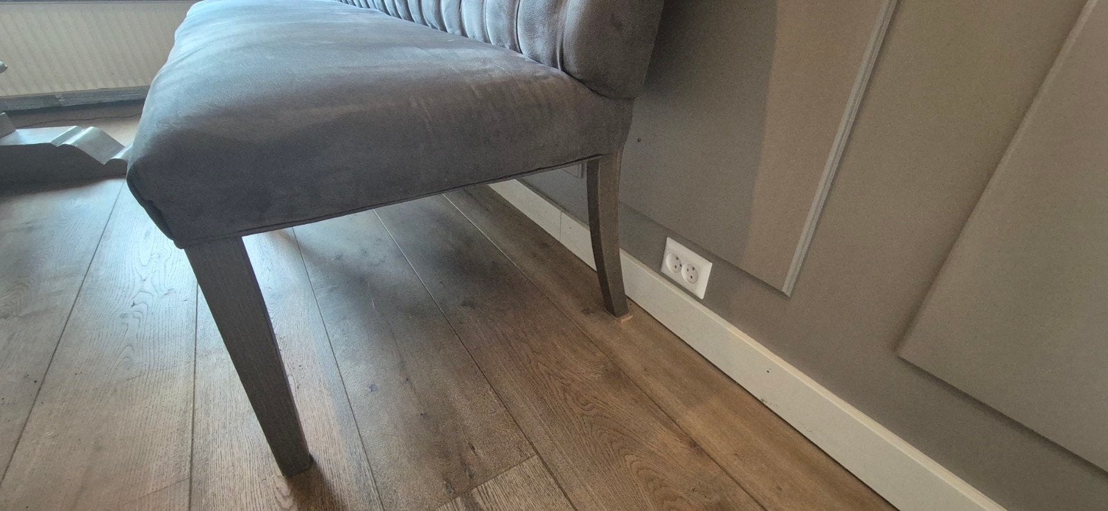 Foto 6 van Landelijke kloostertafel 220 cm met 3 stoelen en bank
