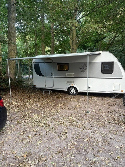 Caravan Knaus Sport 500 FDK met stapelbed, mover en airco, Frans bed, Treinzit, Particulier, Schokbreker