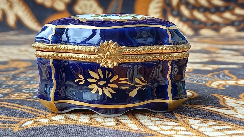 Mooi origineel oud doosje van Limoge uit Frankrijk 6 cm., Ophalen of Verzenden