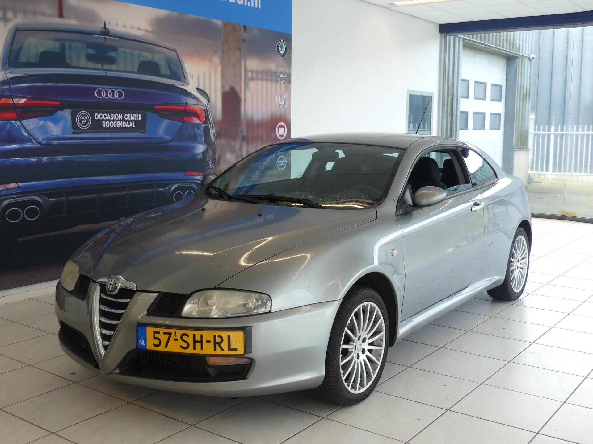 Alfa Romeo GT 2.0 JTS Distinctive Climate Control Lmv Distr., Auto's, Voorwielaandrijving, Gebruikt, 400 kg, Alcantara