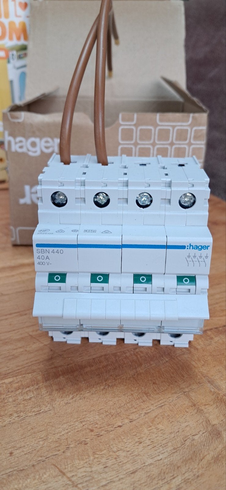 hager hoofdschakelaar. VK11SH, Doe-het-zelf en Verbouw, Elektra en Kabels, Ophalen of Verzenden, Nieuw, Hager, Schakelaar