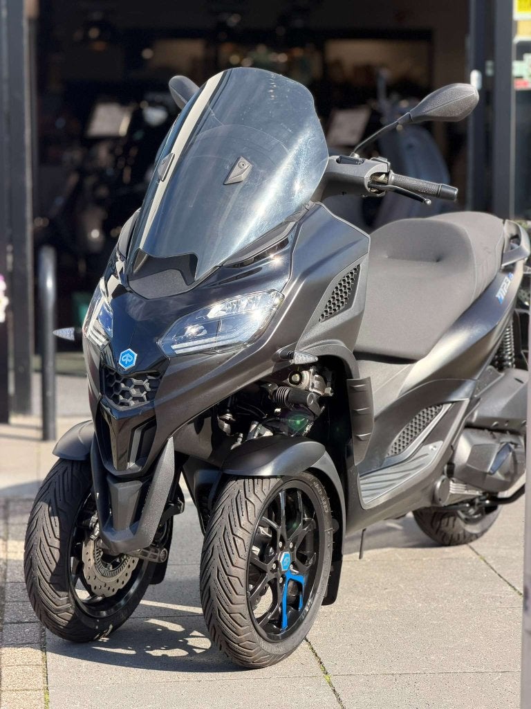 Foto 2 van Piaggio MP3 310 cc Sport akrapovic