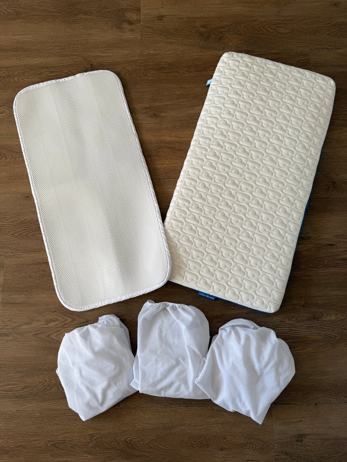 AeroSleep Evolution Matras met topper + 3 hoezen 80x40 cm., Kinderen en Baby's, Kinderkamer | Beddengoed, Jongetje of Meisje, Wit