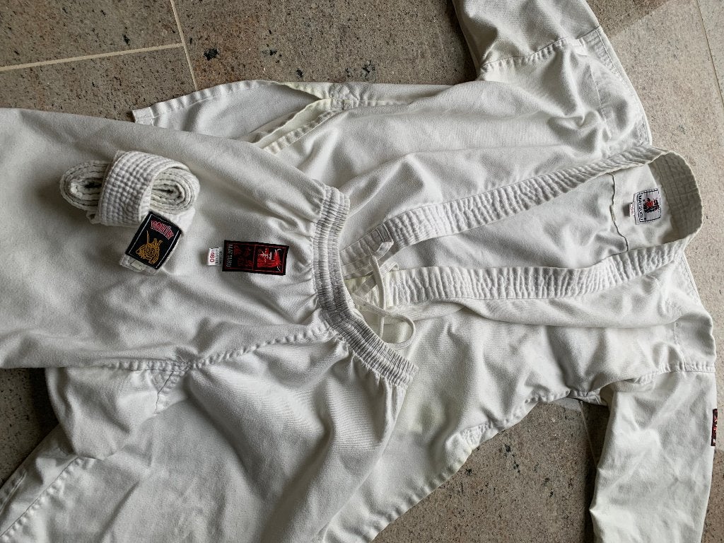 karate kleding, Wit, Vechtsport, Overige maten, Ophalen of Verzenden