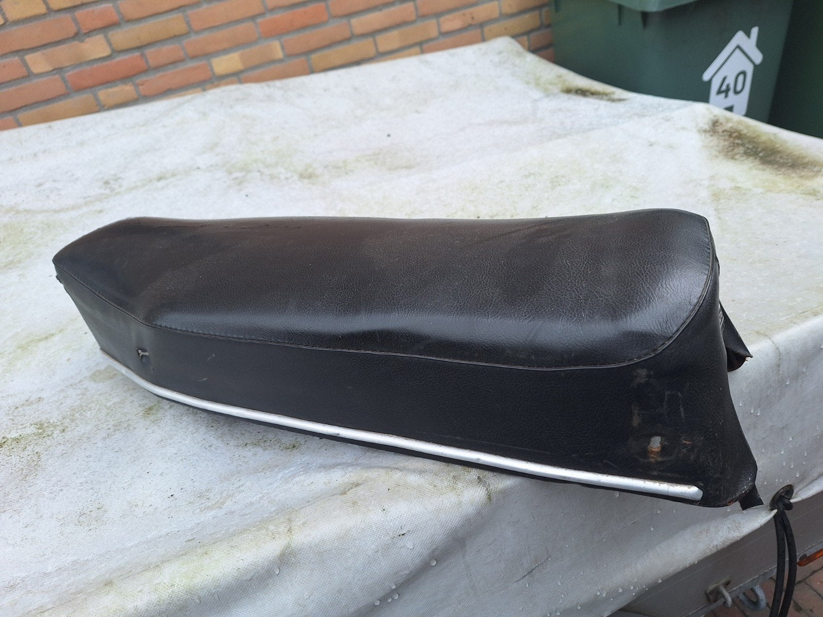 Kreidler Denfield zadel voor buffeltank, Ophalen of Verzenden, Zadel