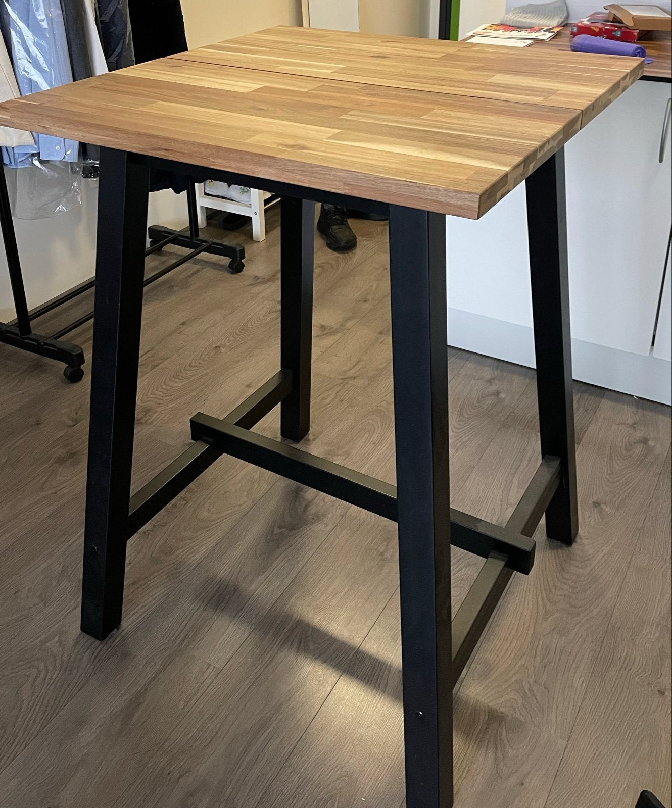 IKEA SKOGSTA bartafel / hoge tafel – acaciahout en zwart, Ophalen, Gebruikt