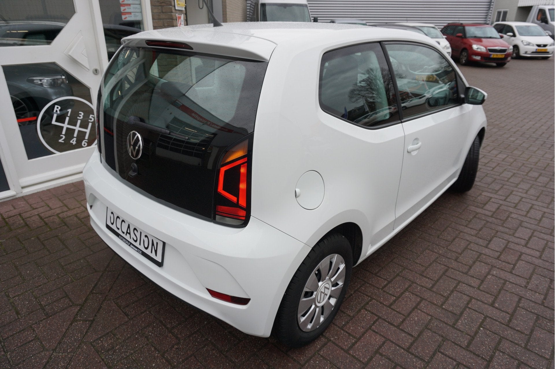 Volkswagen up! 1.0I 48KW (bj 2021), Auto's, Volkswagen, Stof, Gebruikt, 4 stoelen, Bedrijf