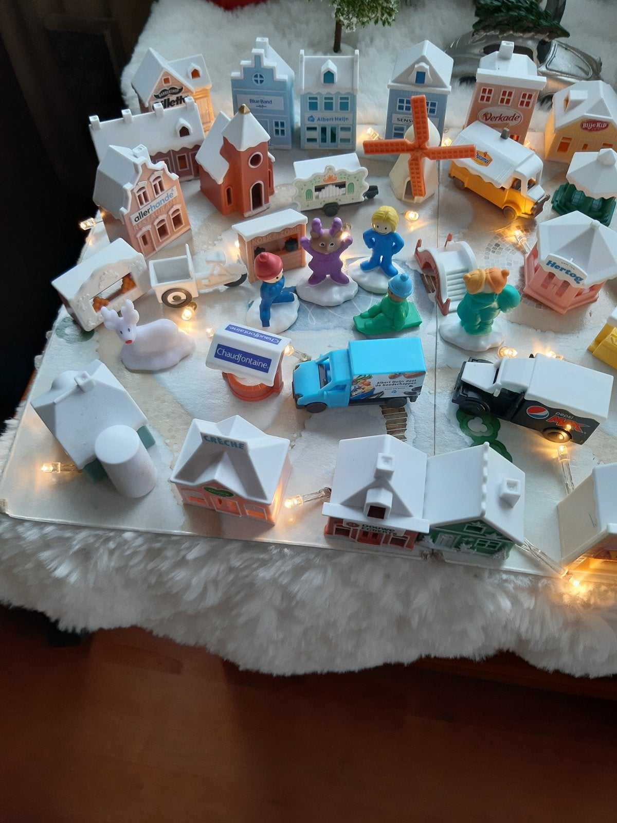 AH Kerstdorp met verlichte grondplaat, Diversen, Ophalen of Verzenden, Zo goed als nieuw